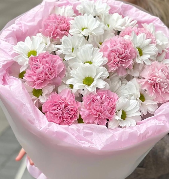 Хризантемы с розовыми диантусами 144